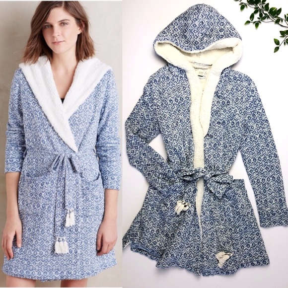 Anthropologie Other - Anthro Saturday Sunday Himalayan Shearling Robe